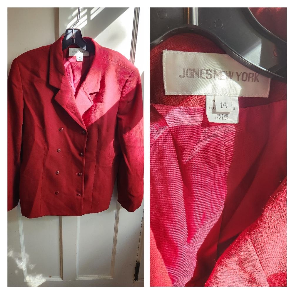 Vintage Jones New York blazer. Size 14 vintage. Red.